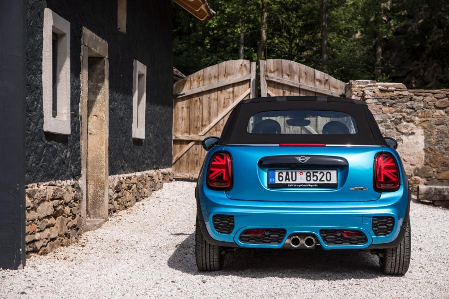  Mini John Cooper Works Cabrio (F57) 2018 года  (WW) (фото 3 из 36)